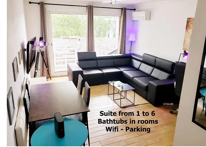 Air-Conditioned Residential Suite From 1 To 6 - Bathtubs In Rooms - Wifi - Kitchen - Laundry - Self-Arrival - Parking