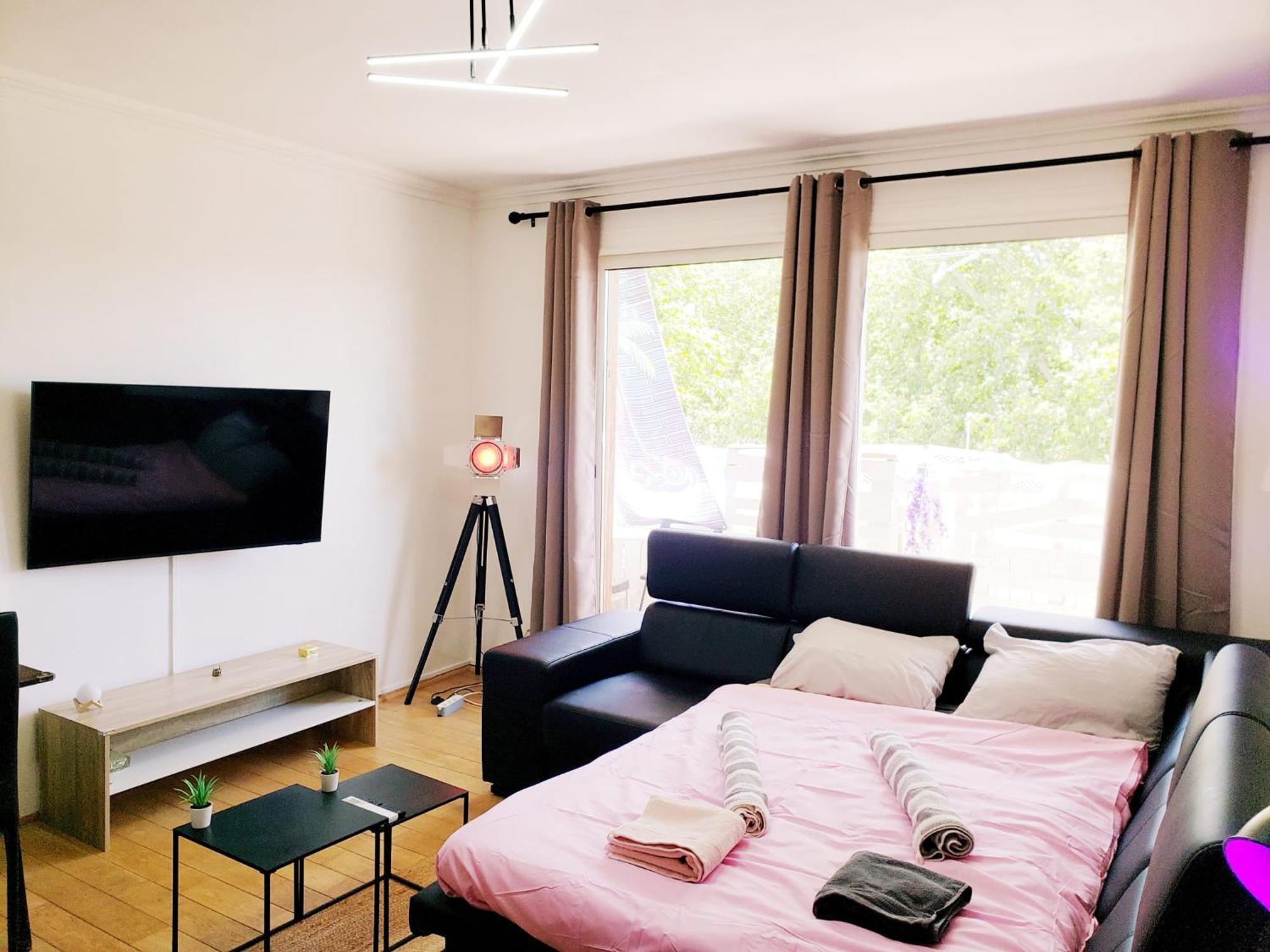 Air-conditioned Residential From 1 To 6 - Bathtubs In - Wifi - Kitchen - Laundry - Self-arrival - Parking Appartement *