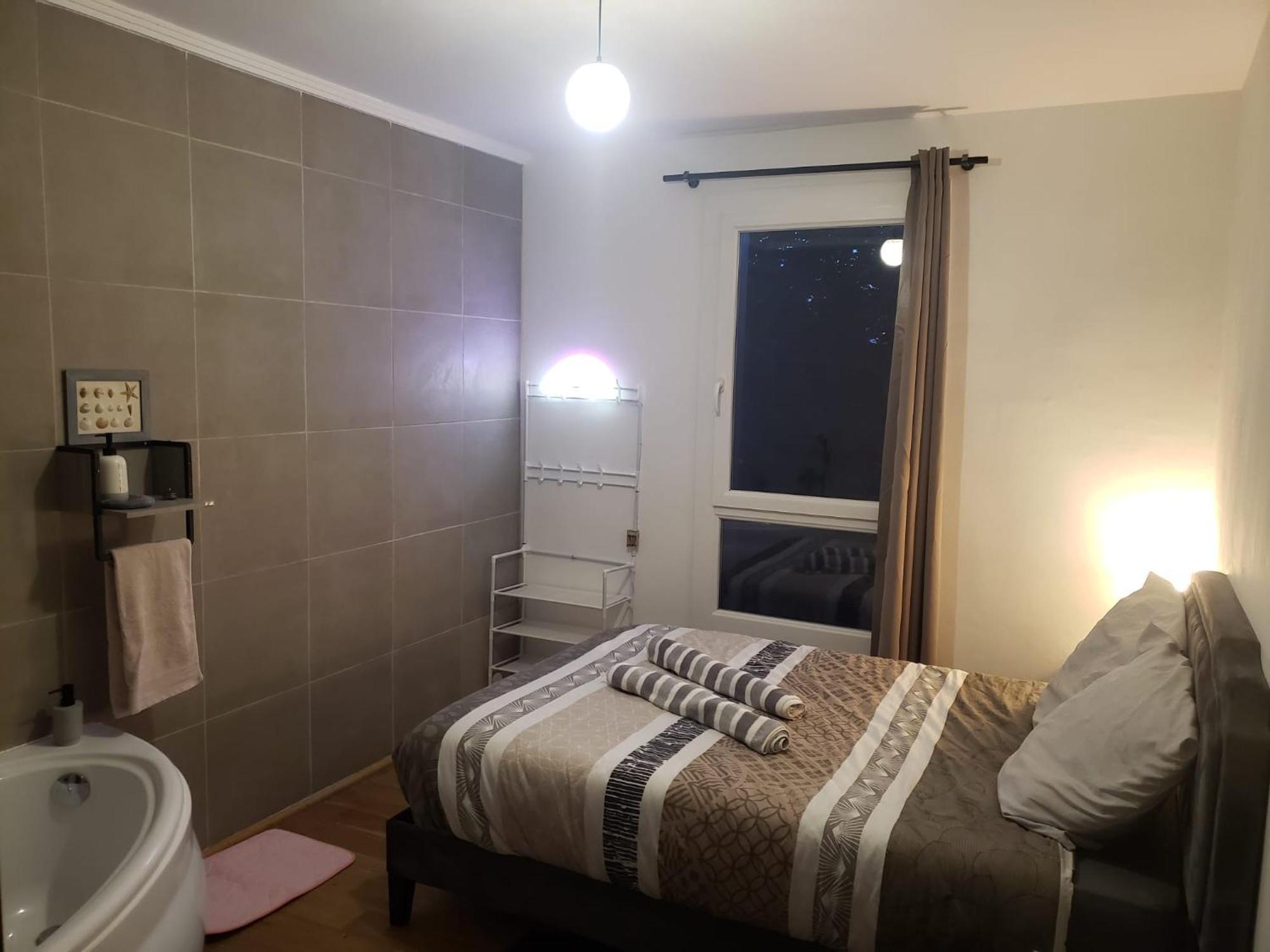 Air-conditioned Residential From 1 To 6 - Bathtubs In - Wifi - Kitchen - Laundry - Self-arrival - Parking
