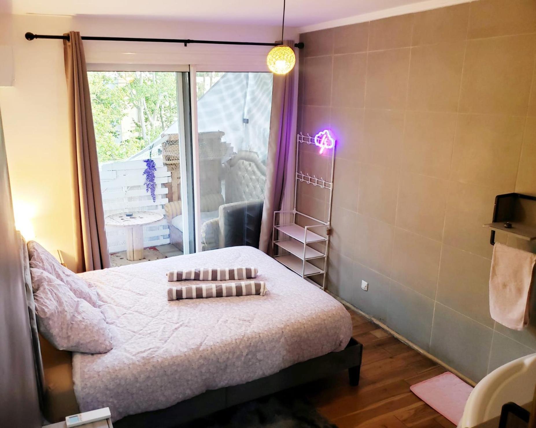 Air-conditioned Residential From 1 To 6 - Bathtubs In - Wifi - Kitchen - Laundry - Self-arrival - Parking Appartement Avignon
